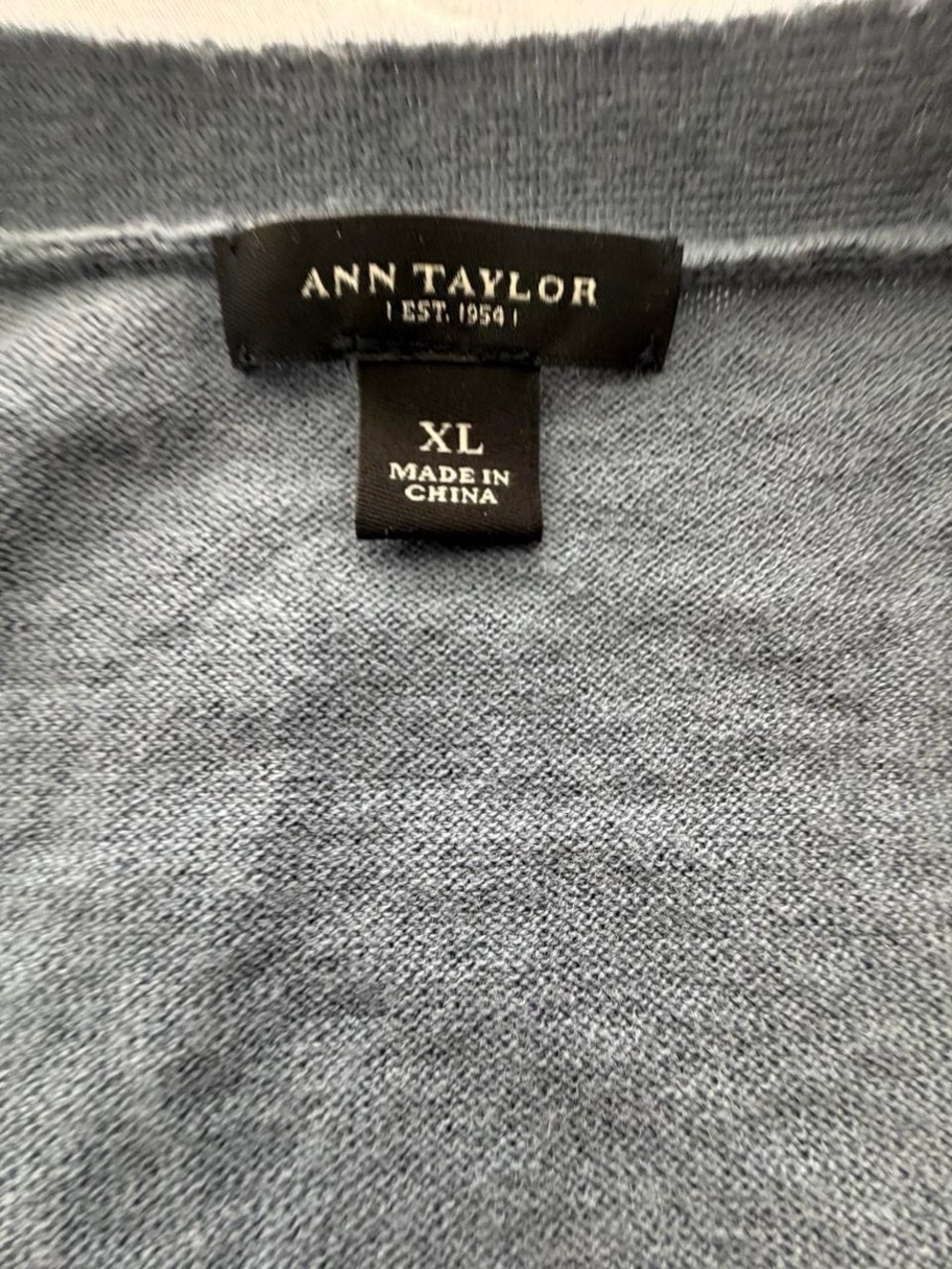 Ann Taylor XL Merino Wool Cardigan Sweater Blue Jeweled Button Classic Preppy - Picture 3 of 10